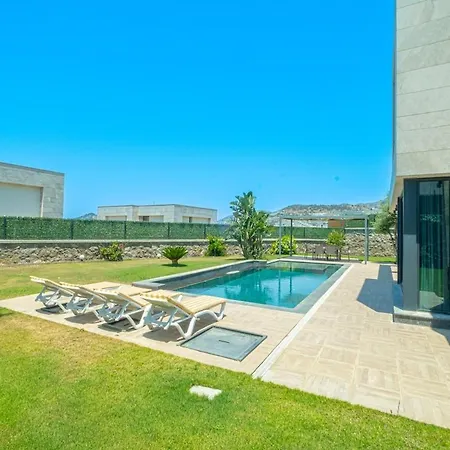 Вилла Brakte With Private Pool In Guemuesluek *